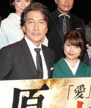 岡田准一、亡くなった中嶋しゅうさんを偲ぶ「届けばいいなと思っています」