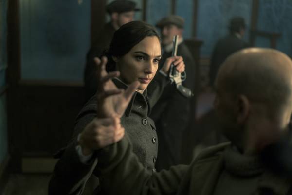 『ワンダーウーマン』は普通のヒーロー映画じゃない!?『ダークナイト』も超えたワケ