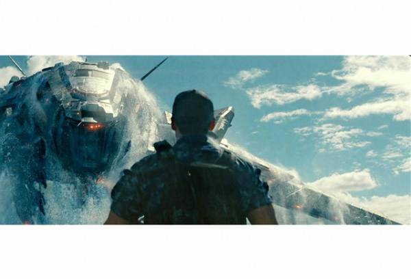 浅野忠信、テイラー・キッチュらと謎の巨大物体と戦う！『バトルシップ』金ロー放送