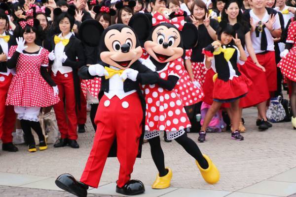 【ディズニー】ミキミニ仮装ゲスト500名がパーク大集合！Dハロ20周年の特別企画開催！