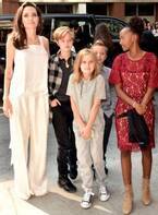 アンジェリーナ・ジョリー、子どもたちとトロント映画祭に出席