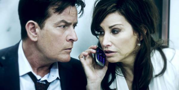 チャーリー・シーン、“9・11”の極限下で夫婦愛を熱演！『ナインイレヴン』特別映像