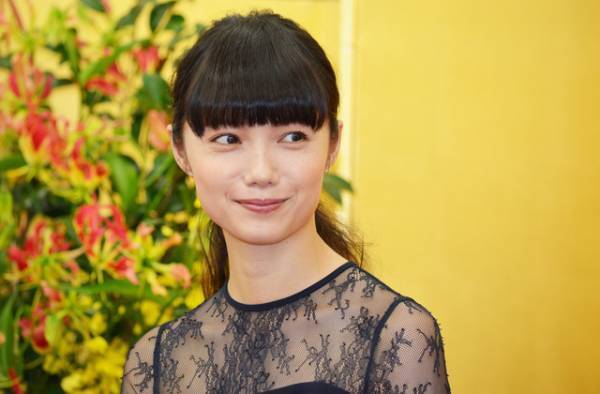 宮崎あおい、「篤姫」以来9年ぶり共演の長塚京三に「すげえなあ」