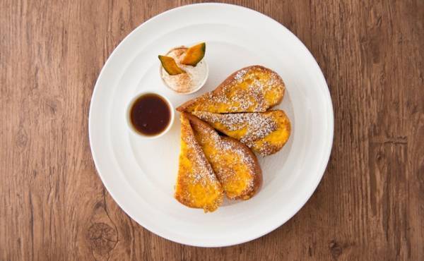 「サラベス」のフレンチトーストが“ハロウィンバージョン”で新登場！