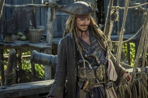 ジャック・スパロウの未公開シーン到着！9月19日は「世界海賊口調の日」