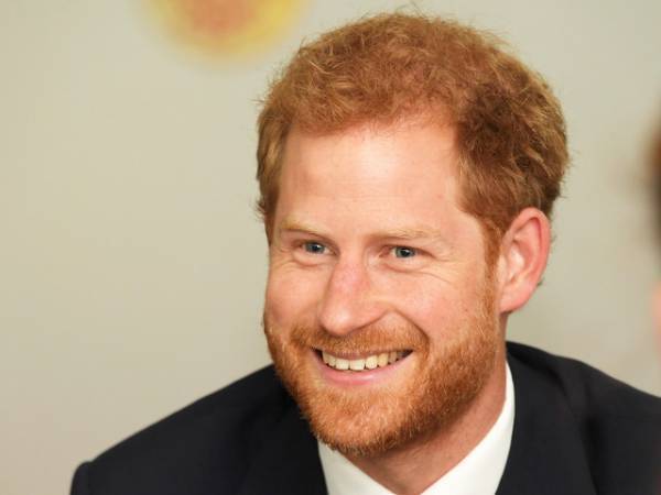 ヘンリー王子は「キスが上手」？ 親友の「ザ・キラーズ」ドラマーが語る