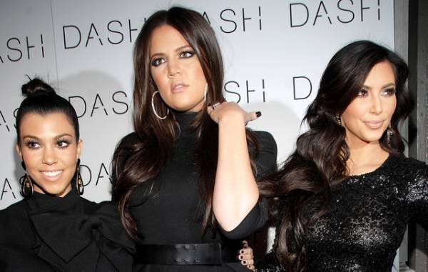 カーダシアン3姉妹のショップで店員が銃を向けられる事件発生