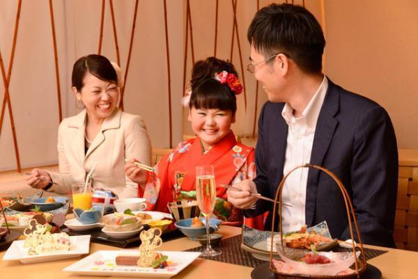 【ディズニー】晴れ姿ミキミニのデザートでお祝い！七五三特集