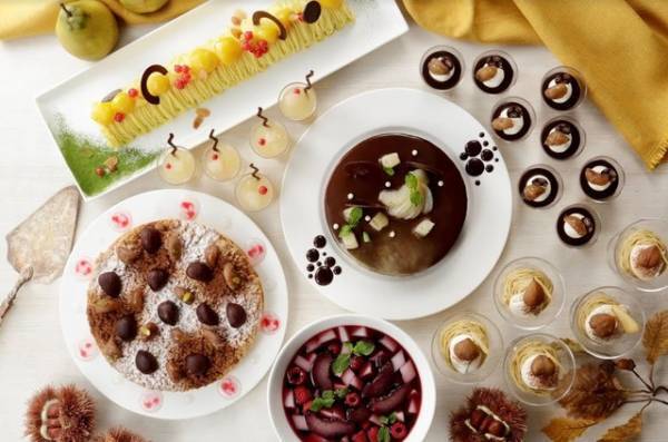 「横浜ベイシェラトン」人気ナイトスイーツブッフェ「Sweets Parade」11月は“栗と洋梨”がテーマ！