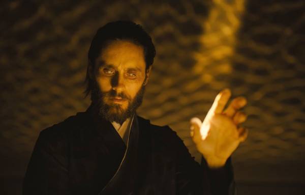 ジャレッド・レトが解説！これが新型“レプリカント”だ！『ブレードランナー』短編