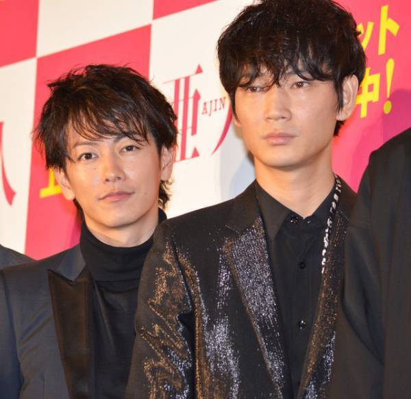 佐藤健「綾野剛の全裸はバラの香り」と熱弁！当人困惑「おかしいでしょう！」