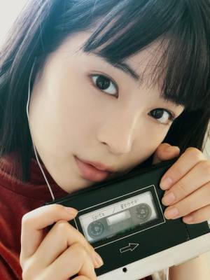 広瀬すず、スピッツの主題歌を口ずさむ…『先生！』“その後”描くスペシャルショートムービー