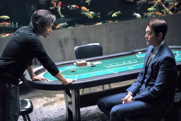 “新韓流四天王”キム・ウビン、クレバーでお調子者な場面写真到着『MASTER／ マスター』