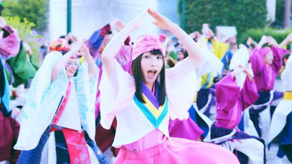 桜井日奈子、桃太郎ならぬ“MOMOガール”に変身!? 鬼カワイイダンスを披露