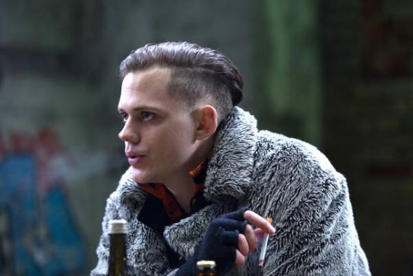 『IT』も話題のビル・スカルスガルド、兄貴よりも色気がヤバい!? 『アトミック・ブロンド』