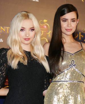 初来日のダヴ・キャメロン＆ソフィア・カーソン「ダイスキ」連発！