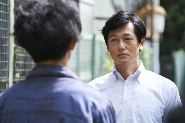 井浦新＆瑛太の演技力が光る！ 25年ぶりの再会、だが…『光』