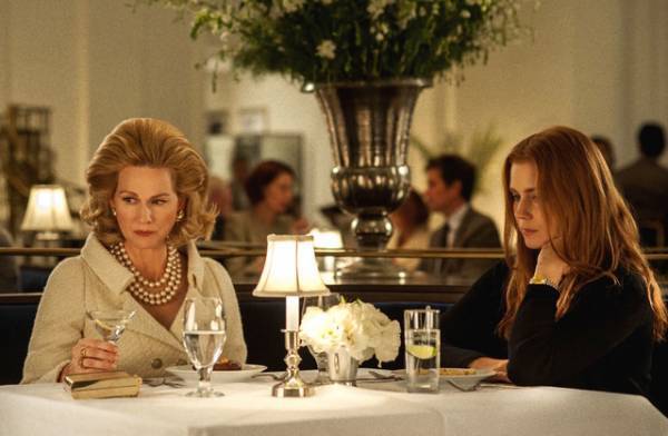 トム・フォード、カール・ラガーフェルドへ直電話！「僕の映画のためにシャネルを」