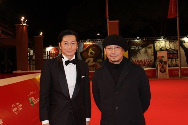 井浦新の狂気にイタリア観客も驚きの声！ ローマ国際映画祭に登場