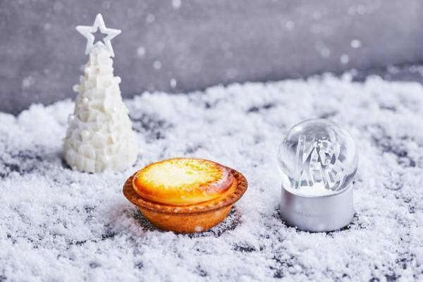 「BAKE CHEESE TART」から冬限定ホリデーパッケージ登場！先着で“スノードーム”プレゼント