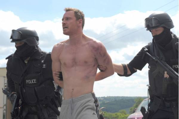 マイケル・ファスベンダー、犯罪一家の父子の衝突描く！『アウトサイダーズ』公開決定