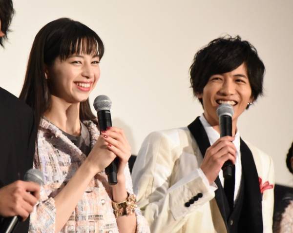 志尊淳、中条あやみの暴露に大照れ「お尻におニキビが…」