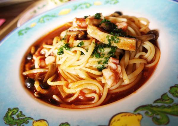 【ディズニー】濃厚パスタと爽やかカクテルでシー満喫！「カフェ・ポルトフィーノ」のクリスマス