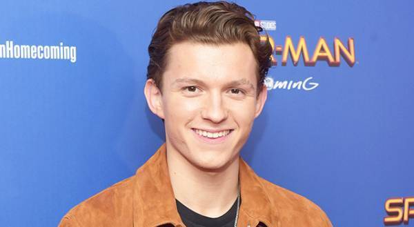 スパイダーマンが大好き！トム・ホランドの自宅は「スパイダーマン聖堂」!?
