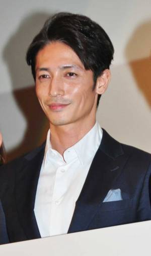 吉沢亮、大ファンの作家・中村文則から「すごい顔面」と絶賛される！