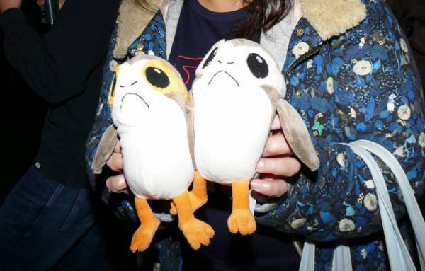 もう待てない！『スター・ウォーズ／最後のジェダイ』前夜祭開催、六本木にはファン900人集結