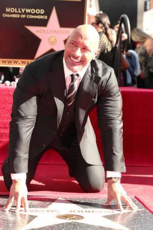 “ロック様”ドウェイン・ジョンソンがハリウッド殿堂入り！愛娘から「アイラブユー」の祝福