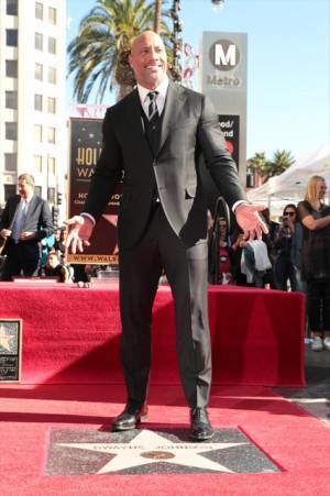 “ロック様”ドウェイン・ジョンソンがハリウッド殿堂入り！愛娘から「アイラブユー」の祝福