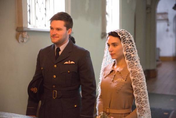 ルーニー・マーラ＆ジャック・レイナー、つかの間の幸せの行方は…『ローズの秘密の頁』