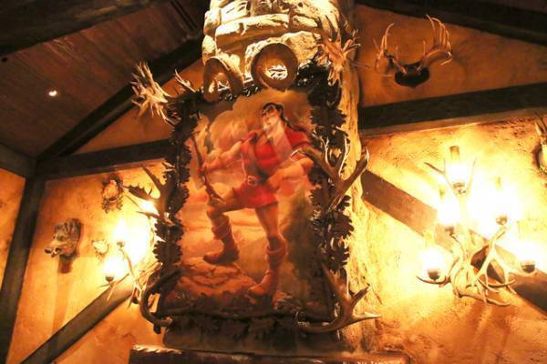 【海外ディズニー】ベルと素敵なXmas！「ミッキーのベリー・メリー・クリスマス・パーティー」に限定フードも