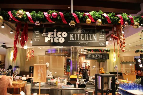 【USJ】ミニオンたちがクリスマス装飾をお手伝い！ホテルにも注目