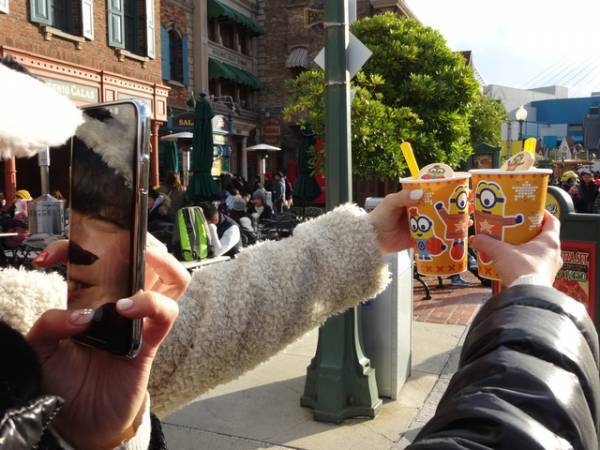 【USJ】ミニオンのインスタ映えメニューでXmas気分MAX！期間限定レストランも開催