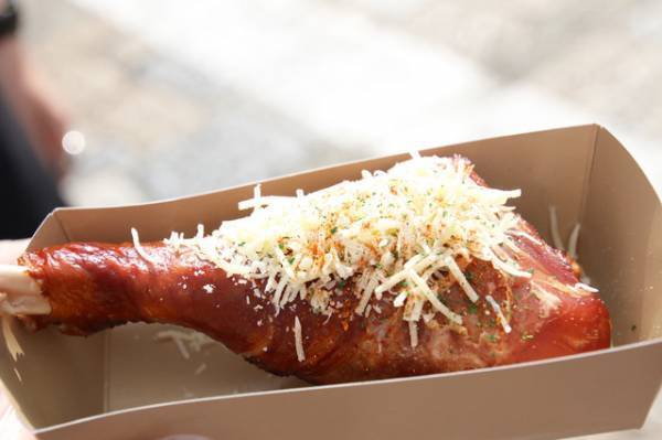 【USJ】ミニオンのインスタ映えメニューでXmas気分MAX！期間限定レストランも開催