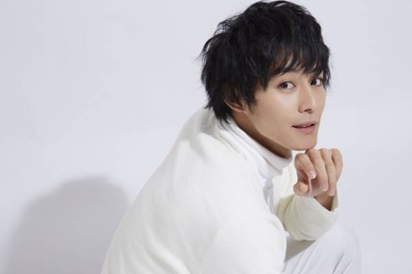 猪野広樹、写真集のように楽しめるカレンダー発売！「1年をちょこっとでも支えさせて」