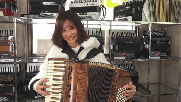 石原さとみ、アコーディオンに挑戦！東京メトロ新CMソングに絢香＆三浦大知