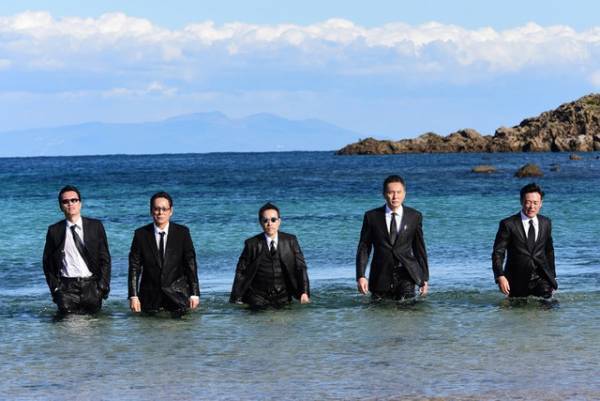 大杉漣ら“バイプレイヤーズ”が海から登場！度肝抜くOP写真公開