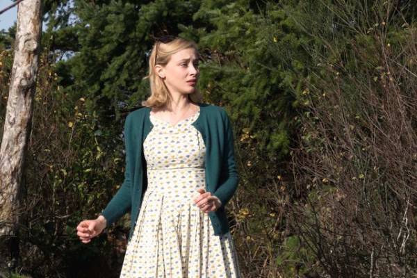 世界で最も美しい顔4位！サラ・ガドンのモテファッションに注目『ルイの9番目の人生』