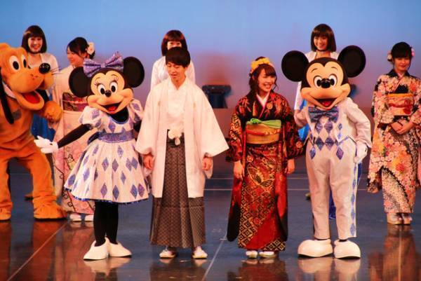 【ディズニー】ミッキーたちが門出を祝福！浦安市成人式、TDL開催では過去最多の新成人