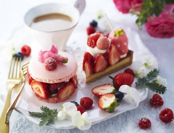 【USJ】芳醇な“苺スイーツ”にうっとり！「ストロベリーケーキフェア」開催