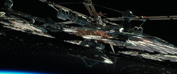 ジェラルド・バトラー、地球を救うため「12時間も吊られっぱなし」