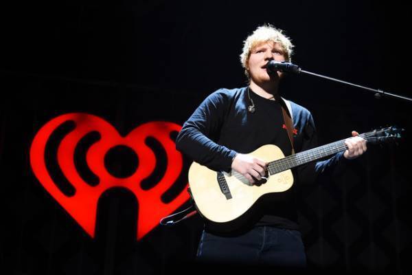 エド・シーランが婚約を発表