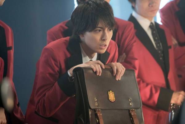 浜辺美波 VS 松田るか、恐怖の対決！ 中川大志＆三戸なつめら生徒会も登場「賭ケグルイ」第3話