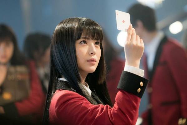 浜辺美波 VS 松田るか、恐怖の対決！ 中川大志＆三戸なつめら生徒会も登場「賭ケグルイ」第3話