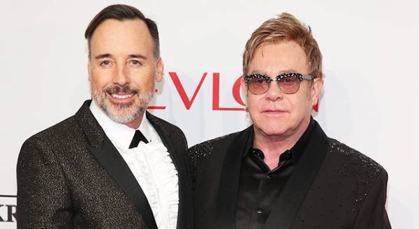 エルトン・ジョン、ツアー引退宣言！ 3年間のさよならツアー後に