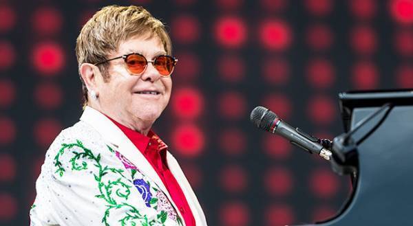 エルトン・ジョン、ツアー引退宣言！ 3年間のさよならツアー後に