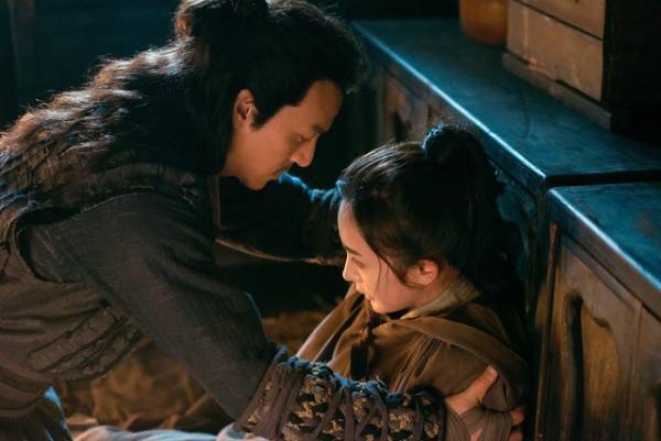 チャン・チェン、黒猫とたわむれるボッチ姿に萌えキュン！『修羅：黒衣の反逆』独占写真